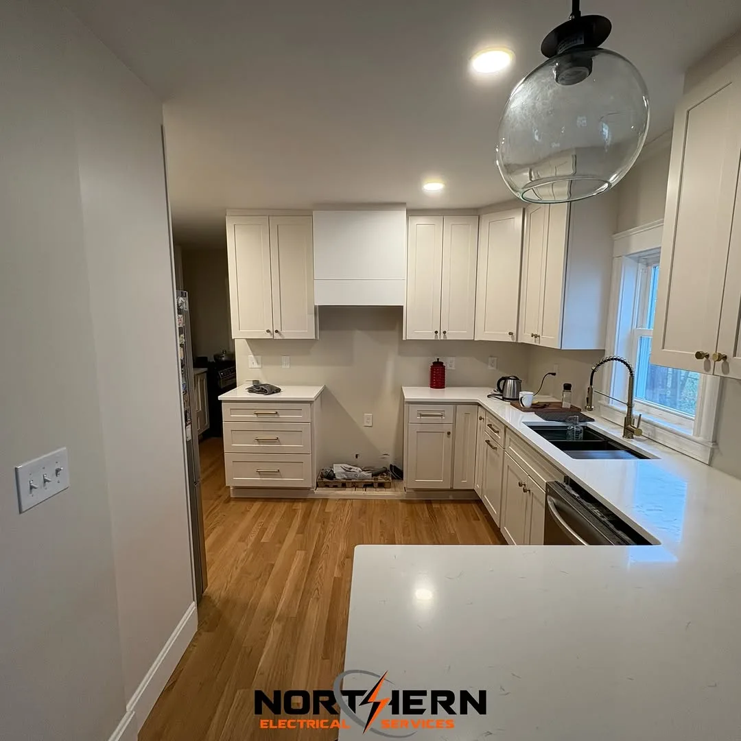 Finished kitchen with globe pendant